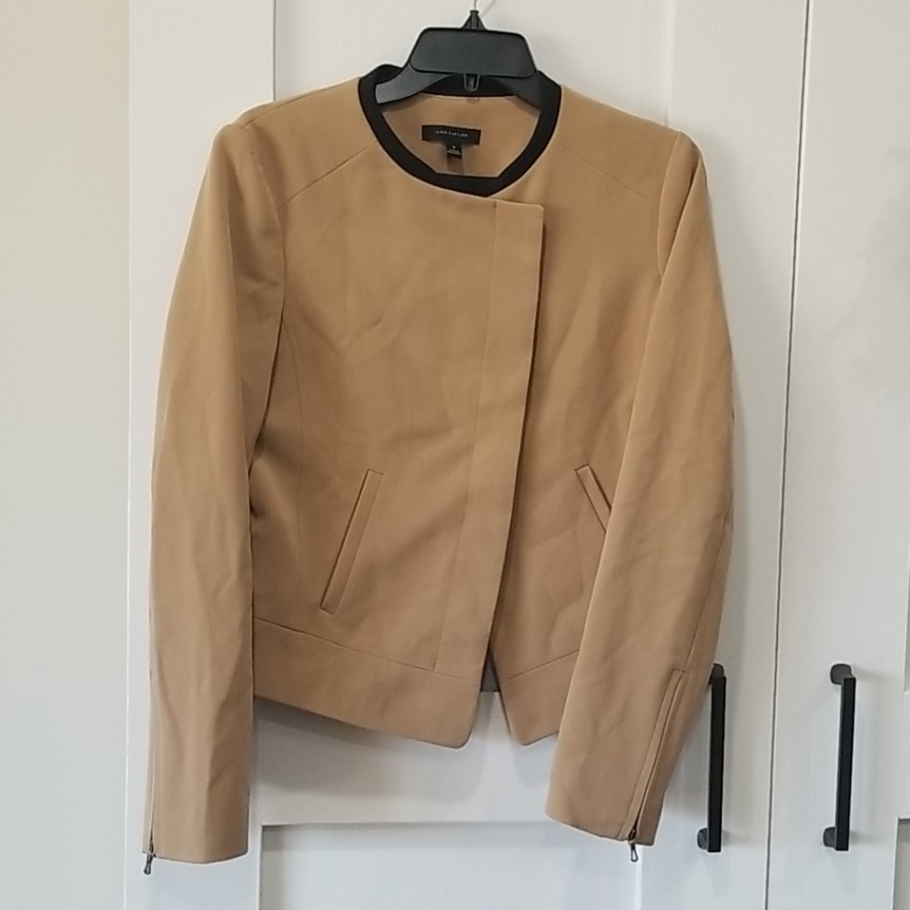 Sz 8 Ann Taylor jacket
